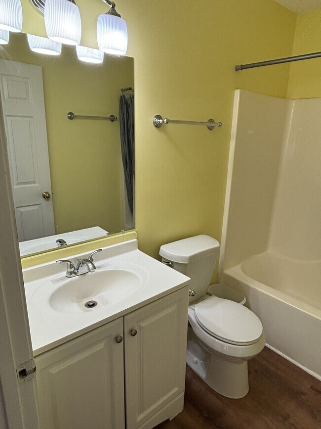 Building Photo - 1065 Park Meadow Dr