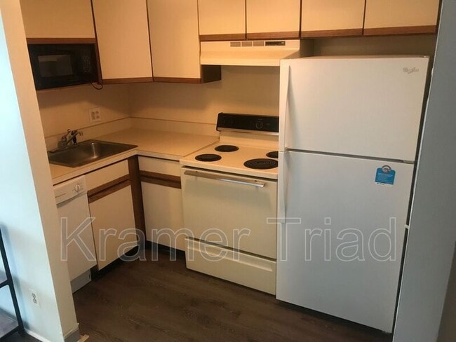 Building Photo - 555 E William St