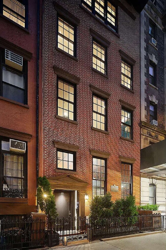 Building Photo - Featured in Architectural Digest, The Observer, and House Beautiful, this one-of-a-kind Washingto...