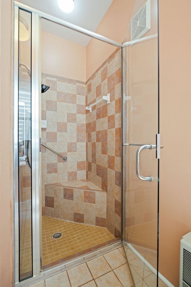 Building Photo - 3 Bedroom Home off of Patterson Ave **Avai...