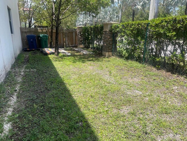 Building Photo - 8985 NW 98th Ave