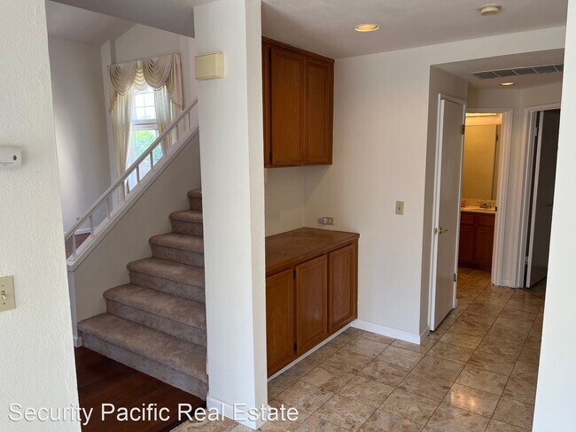 Building Photo - 4 br, 3 bath House - 142 Grenadine Way