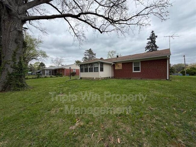 Building Photo - 1045 N Florissant Rd