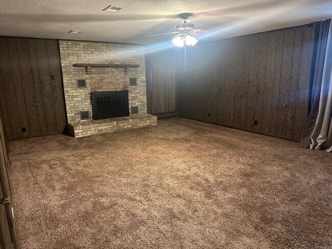 Building Photo - 2806 Hurricane Lake Rd