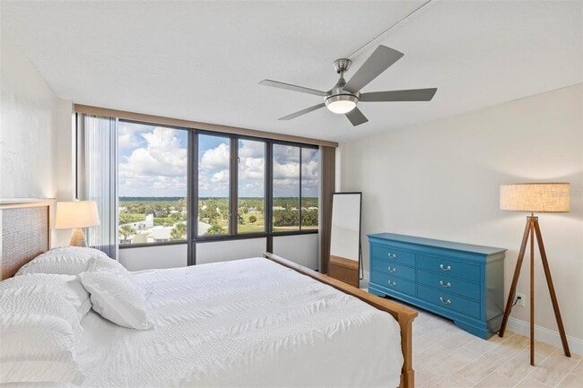 Building Photo - 3580 S Ocean Shore Blvd