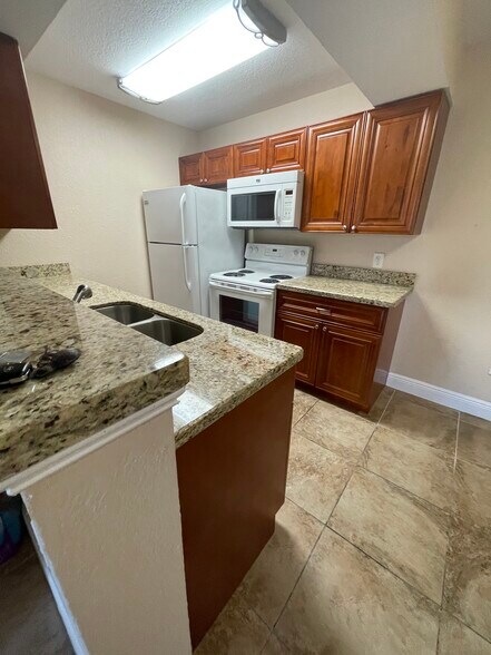 Building Photo - 15551 SW 104th Ter