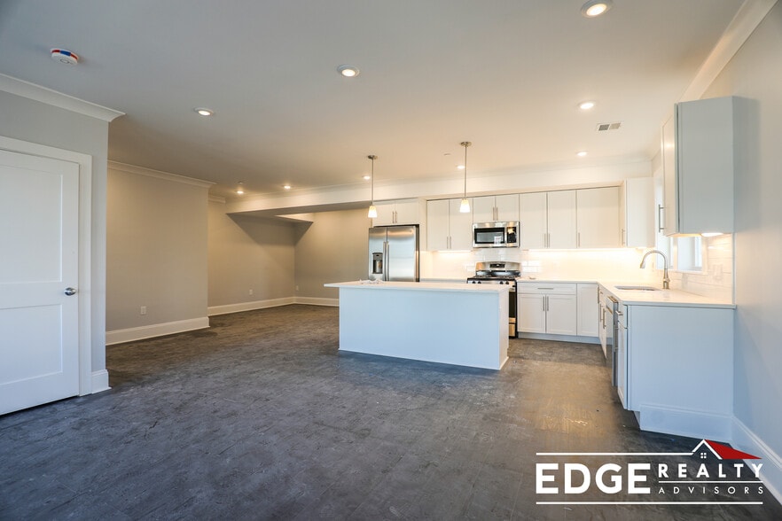 Building Photo - 68 North Beacon St