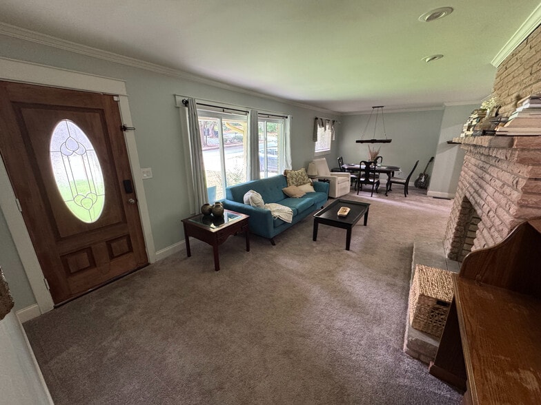 Building Photo - Room in Duplex on Eastridge Rd SW