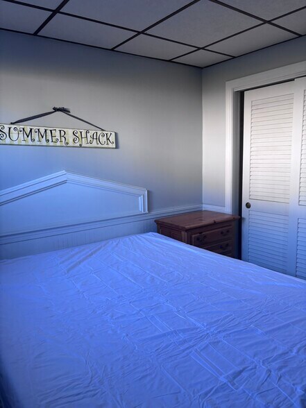 Building Photo - 146 Central Ave