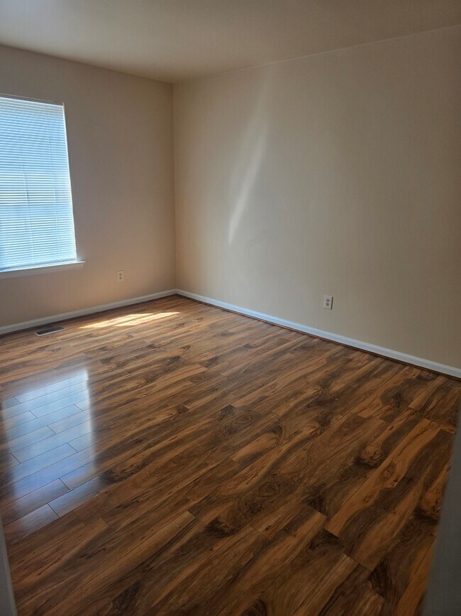 Building Photo - 40 Eagles Landing