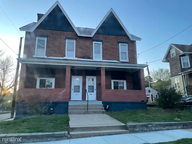 Primary Photo - 3 br, 1 bath Townhome - 429 library ave