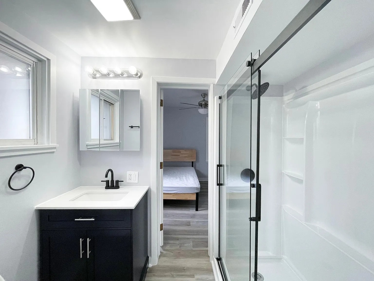 Building Photo - 5737 Hobart St