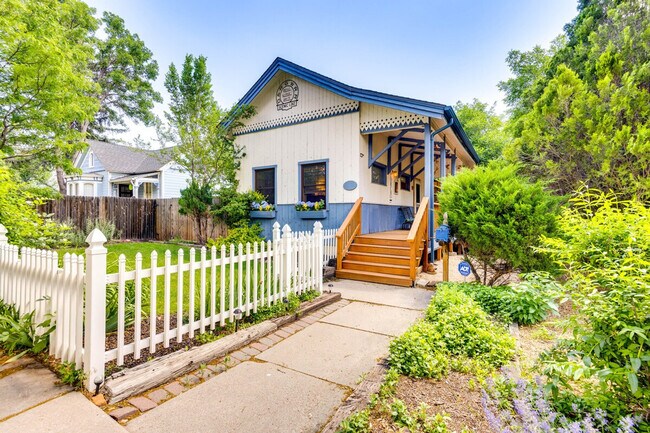 Building Photo - 619 N Corona St