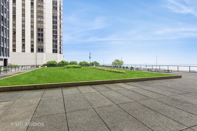 Building Photo - 900 N Lake Shore Dr