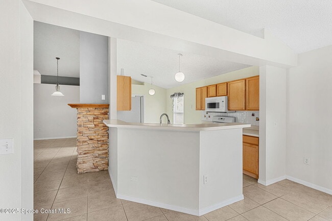 Building Photo - 2390 Savannah Blvd