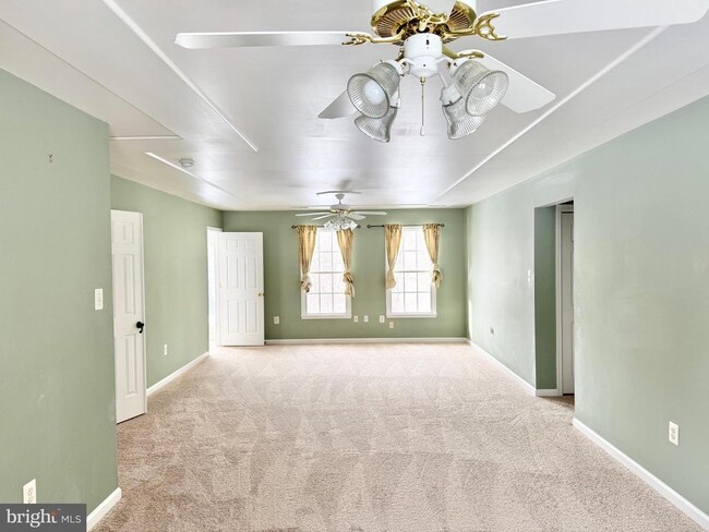 Building Photo - 31 Willowmere Ct