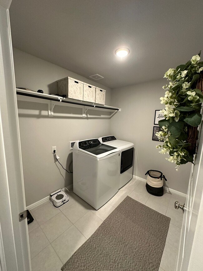 Building Photo - 1104 Magpie Lane