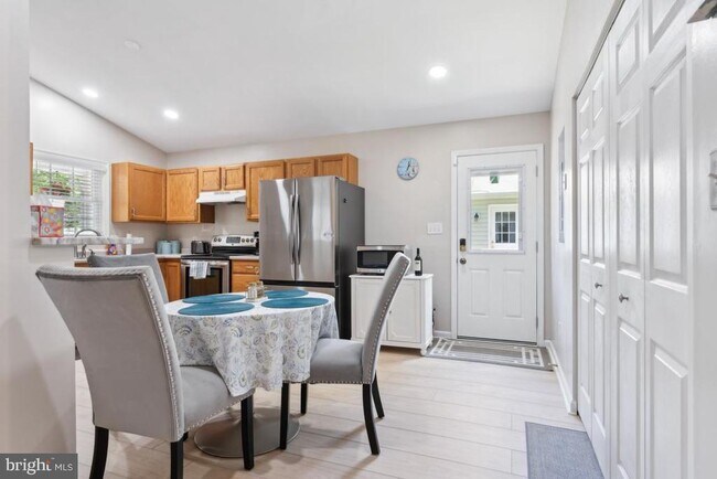 Building Photo - 340 12th St