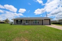 Building Photo - Charming Sun City Center Retreat: 2BR/1BA ...