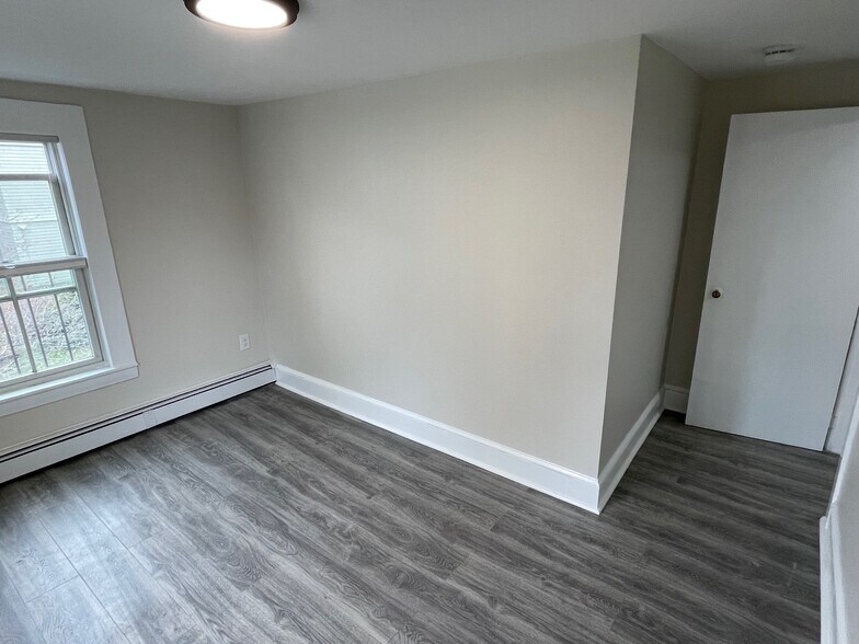 Building Photo - 26 Kenwood St