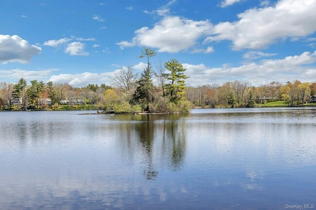 Building Photo - 68 Lake Shore Dr