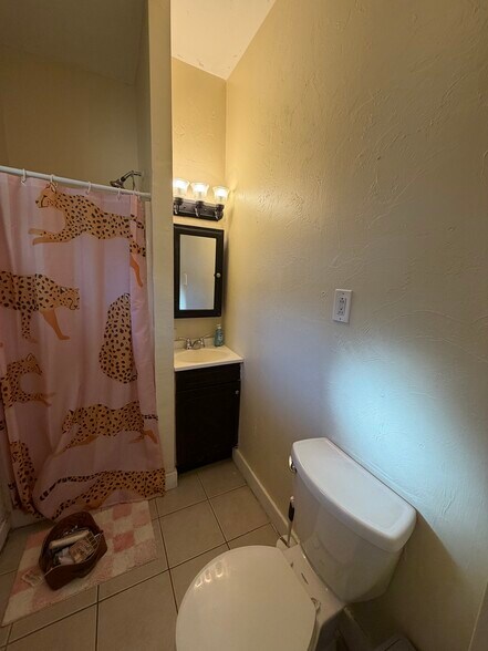 Building Photo - 8 Eldora St