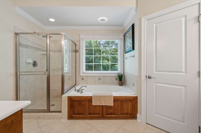 Building Photo - Furnished 4 Bed/3 Full Bath Home in Cary!