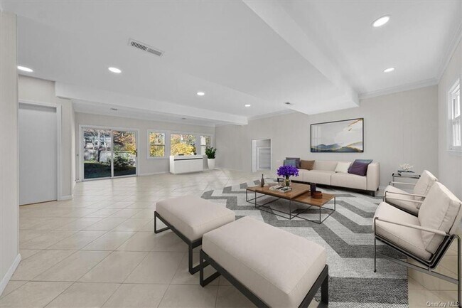 Building Photo - 3 Lakeview Ave