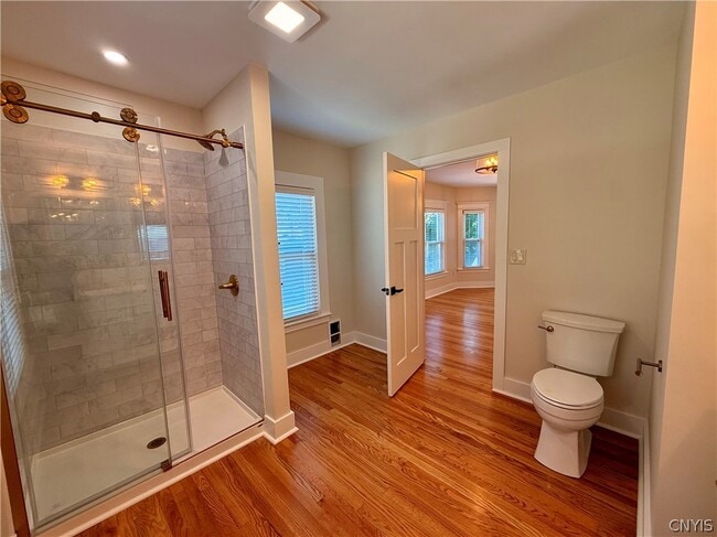 Building Photo - 11 Sanger Ave