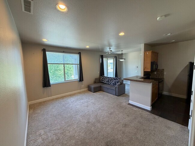 Building Photo - 3678 Warren Way