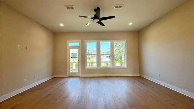 Building Photo - 2694 Evers Dr NE