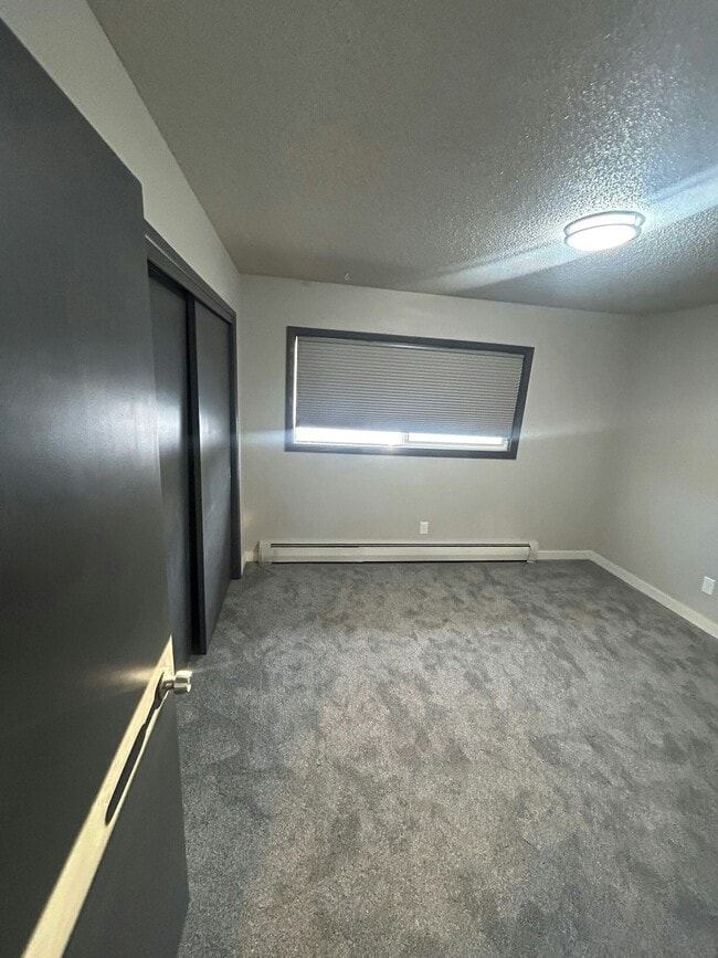 Building Photo - 2011 Salem Ct