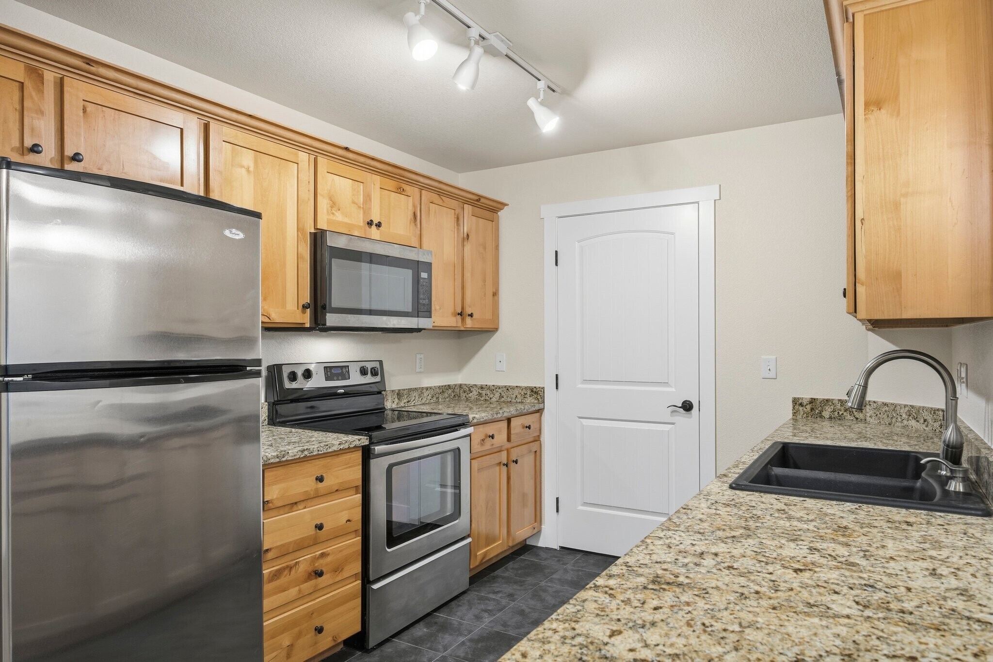 Building Photo - 2445 Windrow Dr