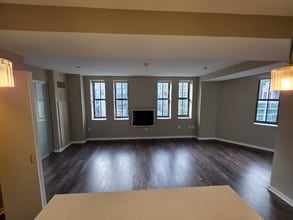 Building Photo - 13 W Randolph St