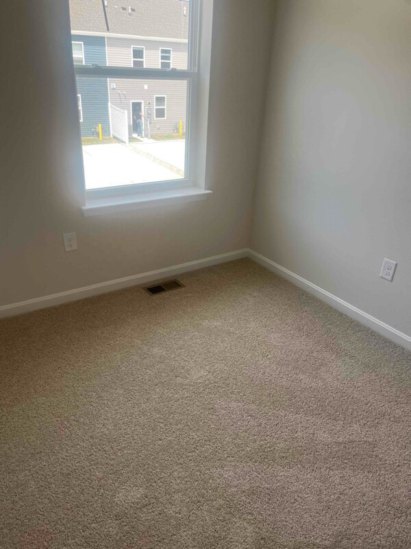 Building Photo - 20 Huckleberry Dr