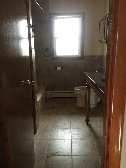 Building Photo - 401 Marlington St