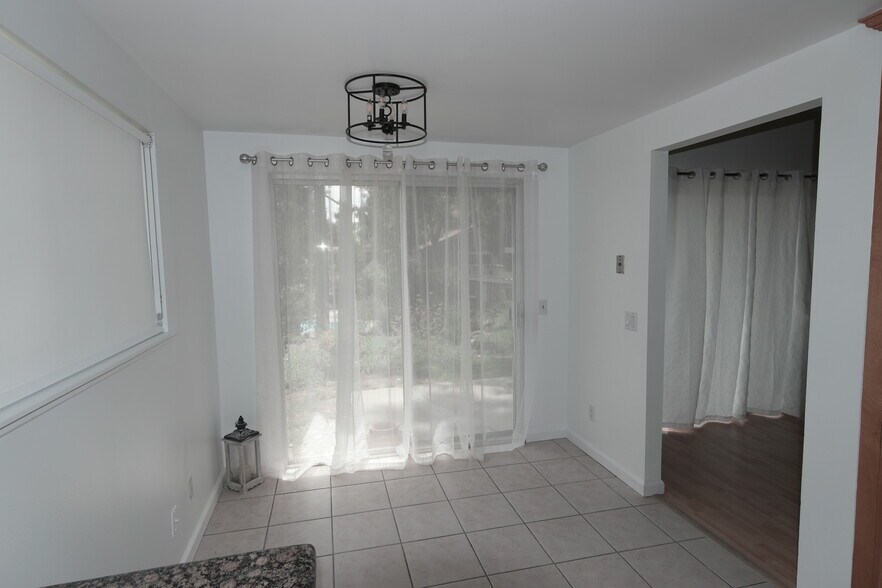 Building Photo - 157 Conifer Cir