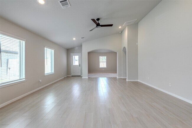 Building Photo - 250 Eagleville Dr