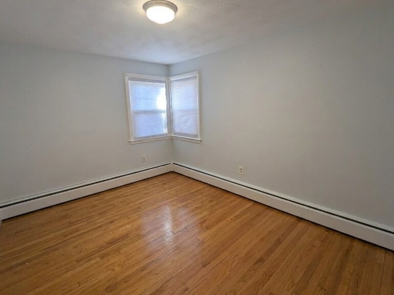 Building Photo - 12 James St