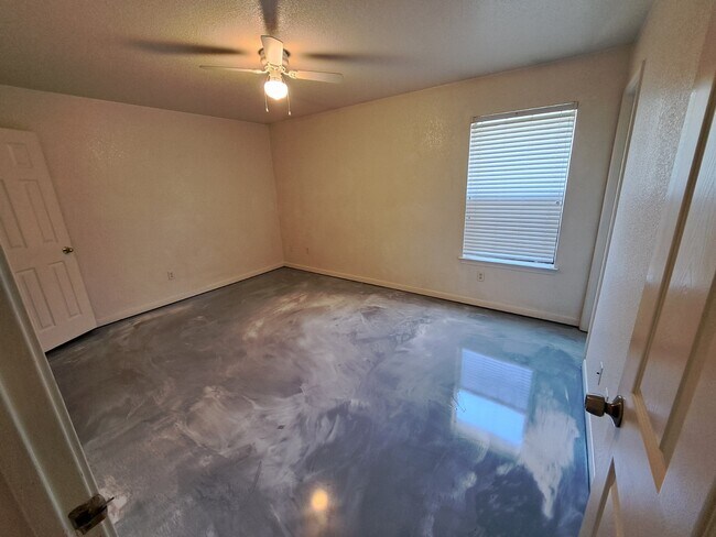 Building Photo - 3307 Alicante Ct