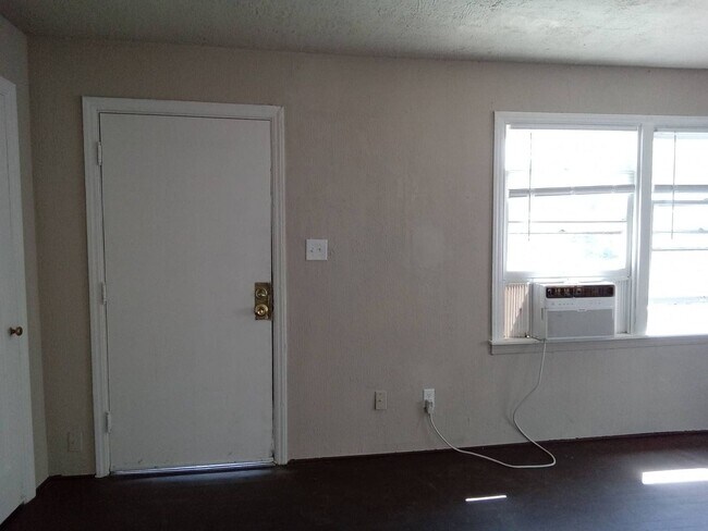 Building Photo - 1280 High St