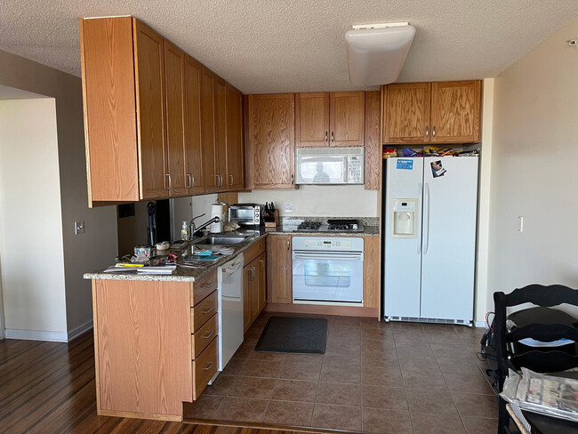 Building Photo - 9655 Woods Dr