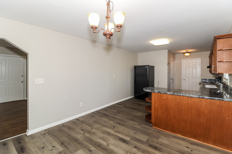 Building Photo - 454 New St