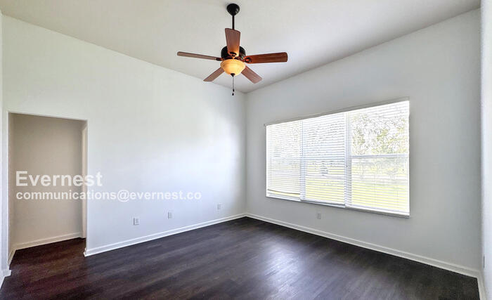 Building Photo - 692 Sea Holly Dr