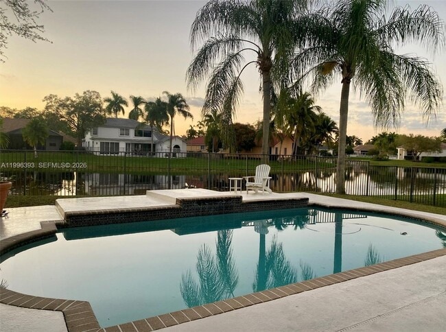 Building Photo - 3066 Lakewood Cir