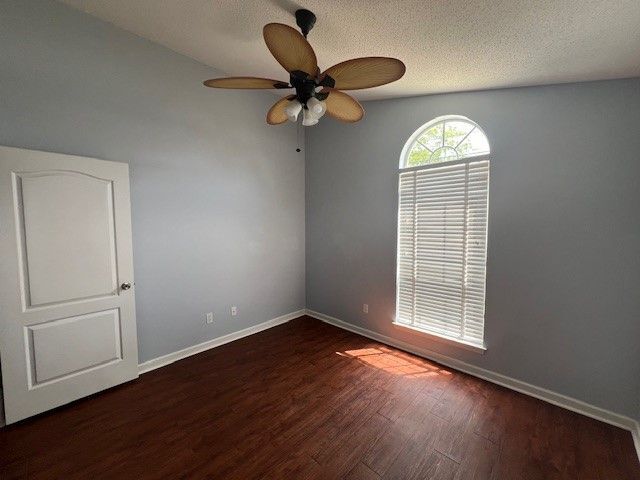 Building Photo - 116 E Sonata Cir