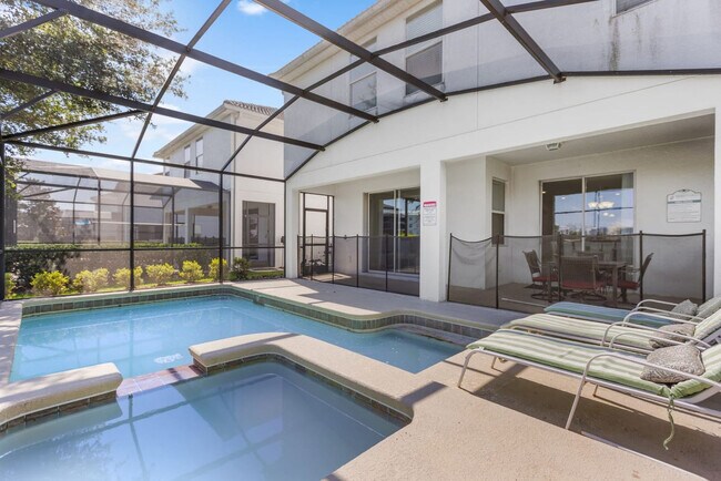 Building Photo - 4743 Kings Castle Cir