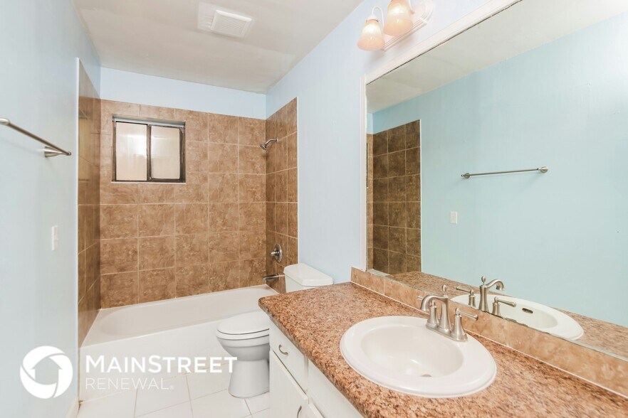 Building Photo - 811 Airport Ave SE