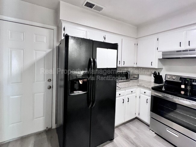Building Photo - 4244 N Brix Ave