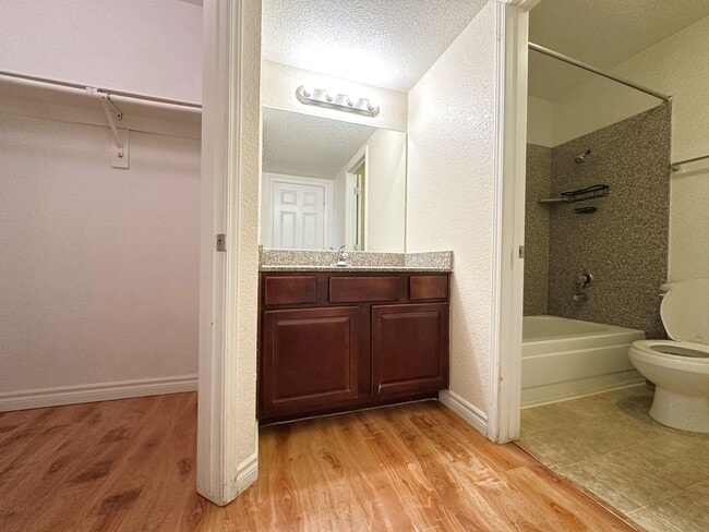 Building Photo - This charming 2-bedroom, 2-bathroom offers...